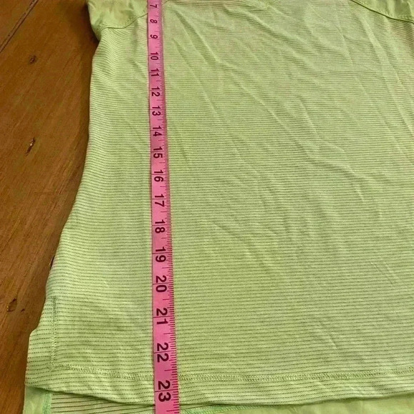 Lululemon Womens Short Sleeve Activewear Top Light Lime Green size 4 - Picture 7 of 9